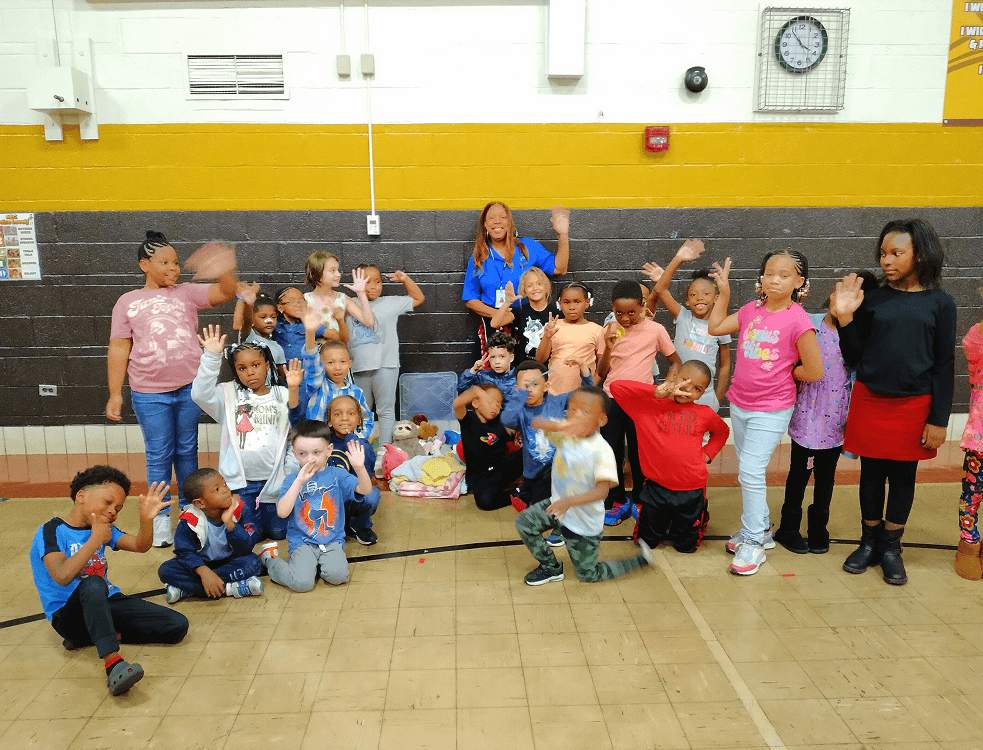 Right Club Gives Back slideshow-13