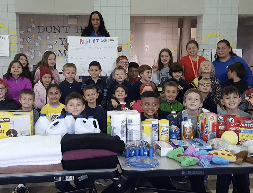 Right Club Gives Back slideshow-15